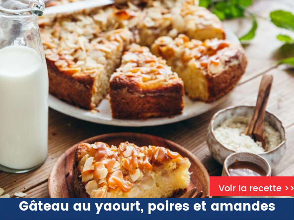 Gâteau au yaourt, poires et amandes